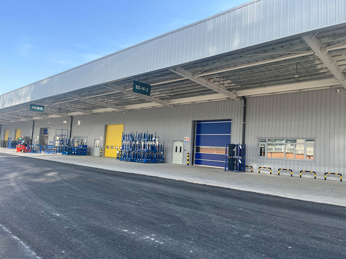 External insulation sliding door + internal PVC fast door